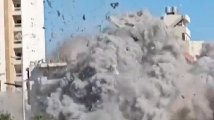 触目惊心！以军导弹瞬间炸塌10层高楼