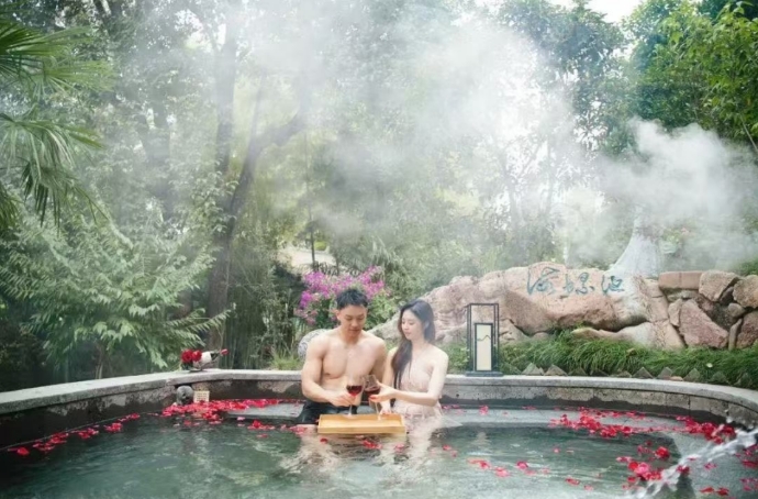 喜迎旅发会︱“福福”、“蓉蓉”喊你走进永顺，“湘”见芙蓉镇！