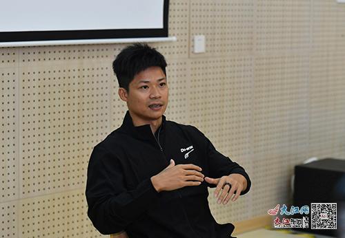 苏炳添与学员分享互动