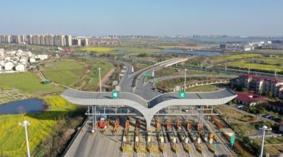 江西省交通投资集团首个高速公路标准化专项试点收费站投入运营