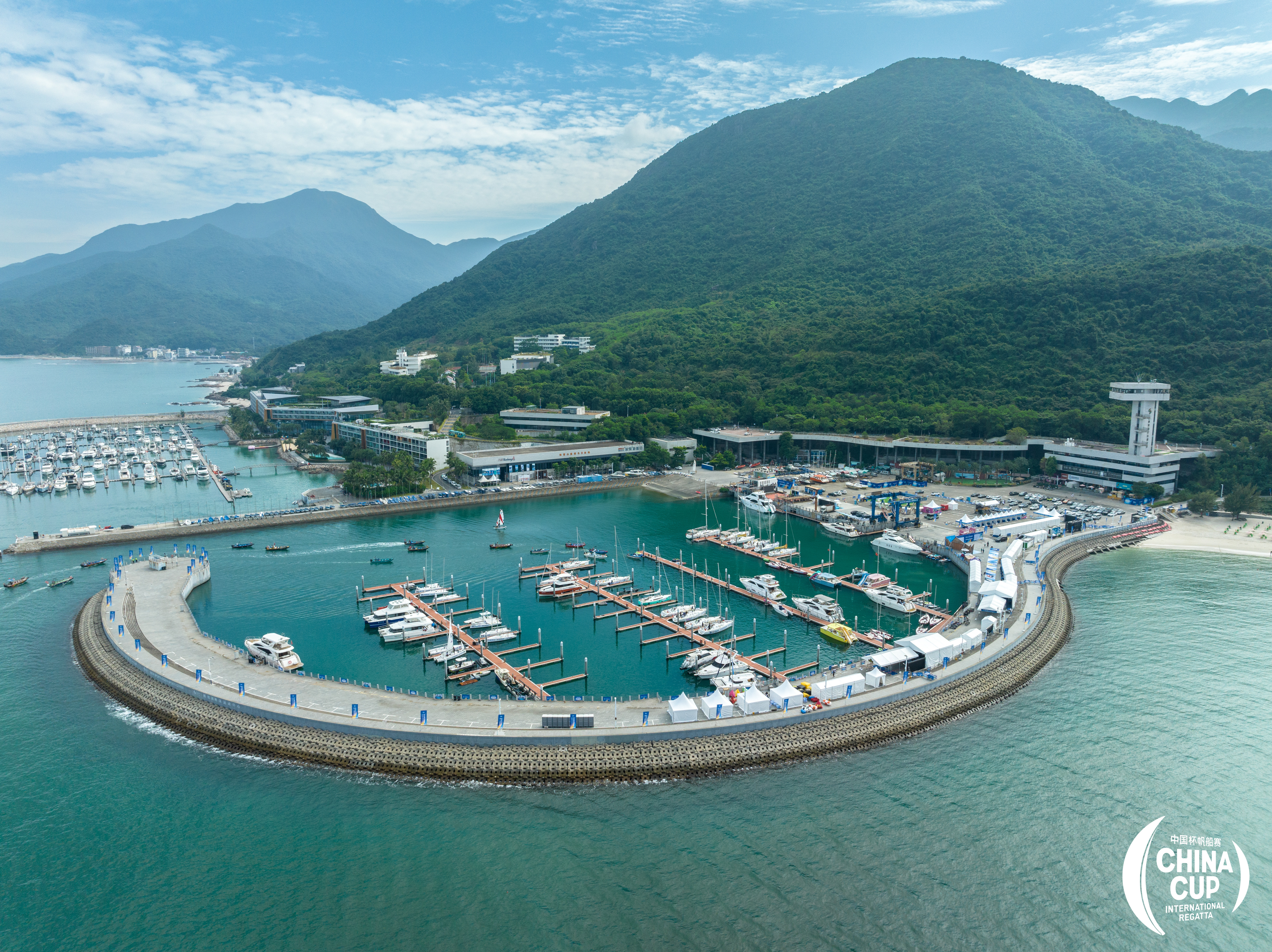 共筑蓝色梦想，共谱国际交流新篇章 第十六届中国杯帆船赛在深圳大鹏扬帆
