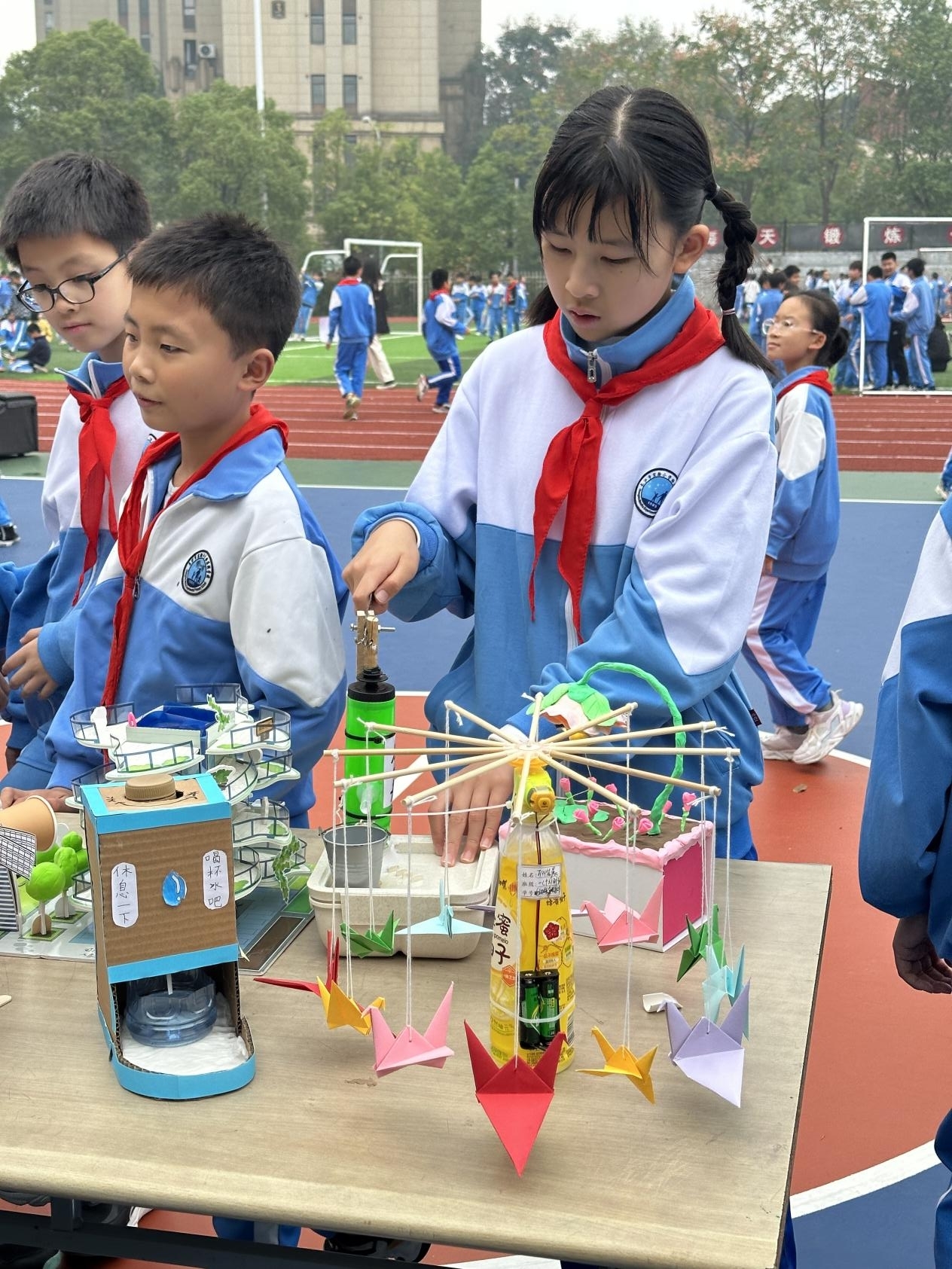 长沙市实验小学梅溪湖学校举办第十届校园科技节