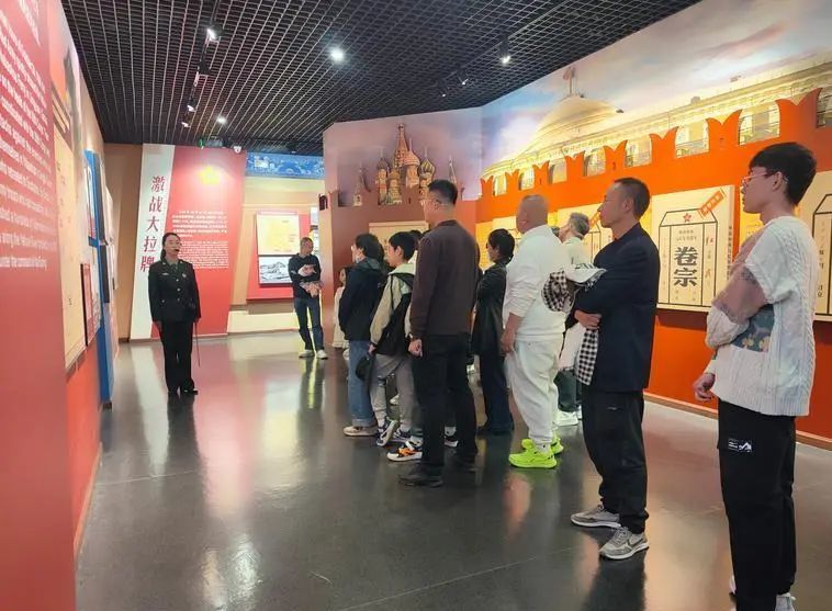 参观古浪战役纪念馆