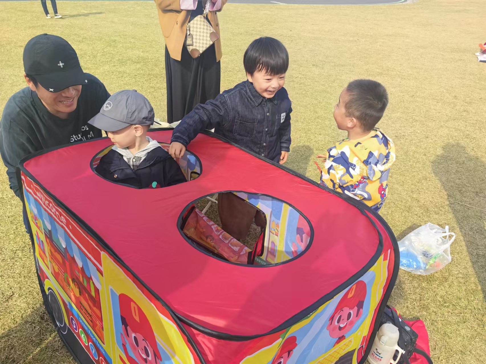 青岛市市南区八大湖幼儿园秋游活动:走,去秋天里撒欢玩~