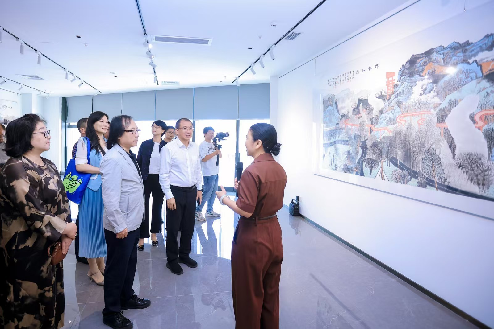 茅洲河体育艺术中心开馆，光明区打造文体新地标