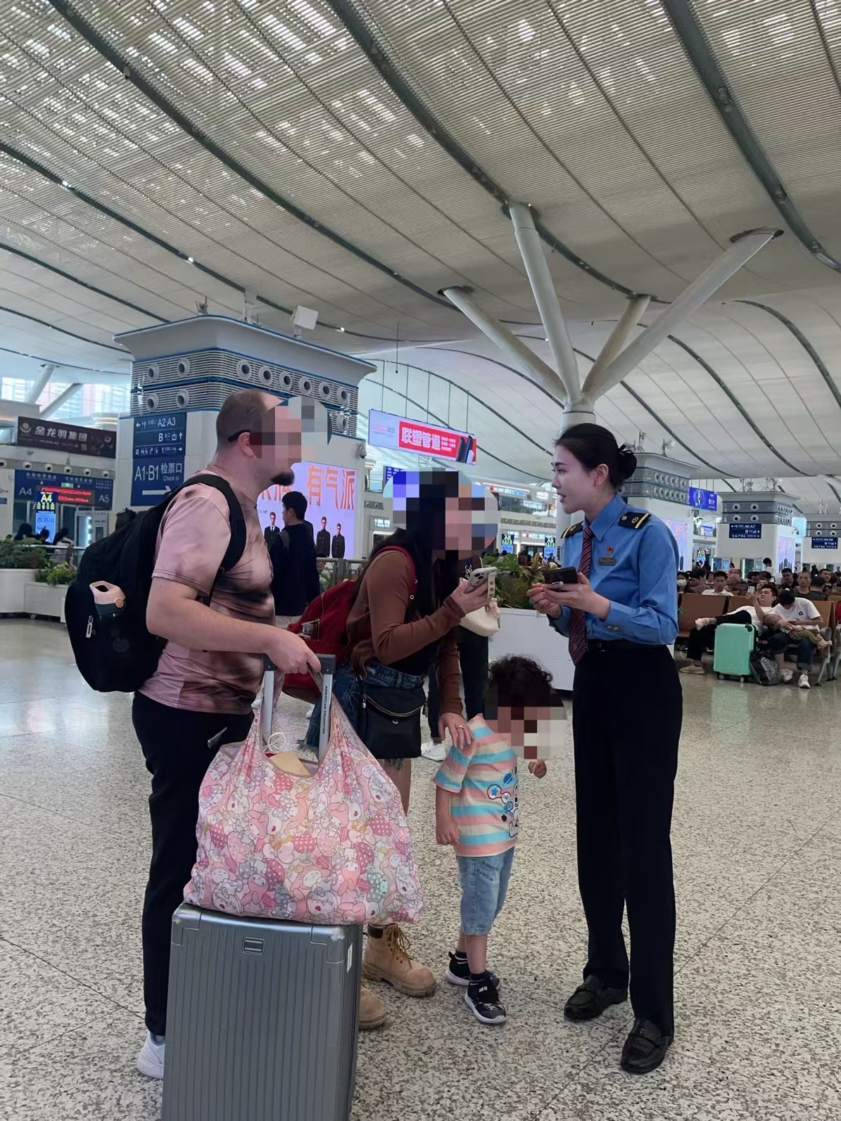 深圳北站李元：以细心微笑温暖旅途