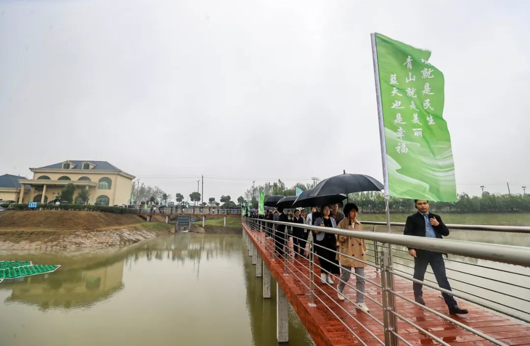 现场观摩湖口高新技术产业园区突发水污染事件环境应急三级防控体系人工湿地类应急空间。