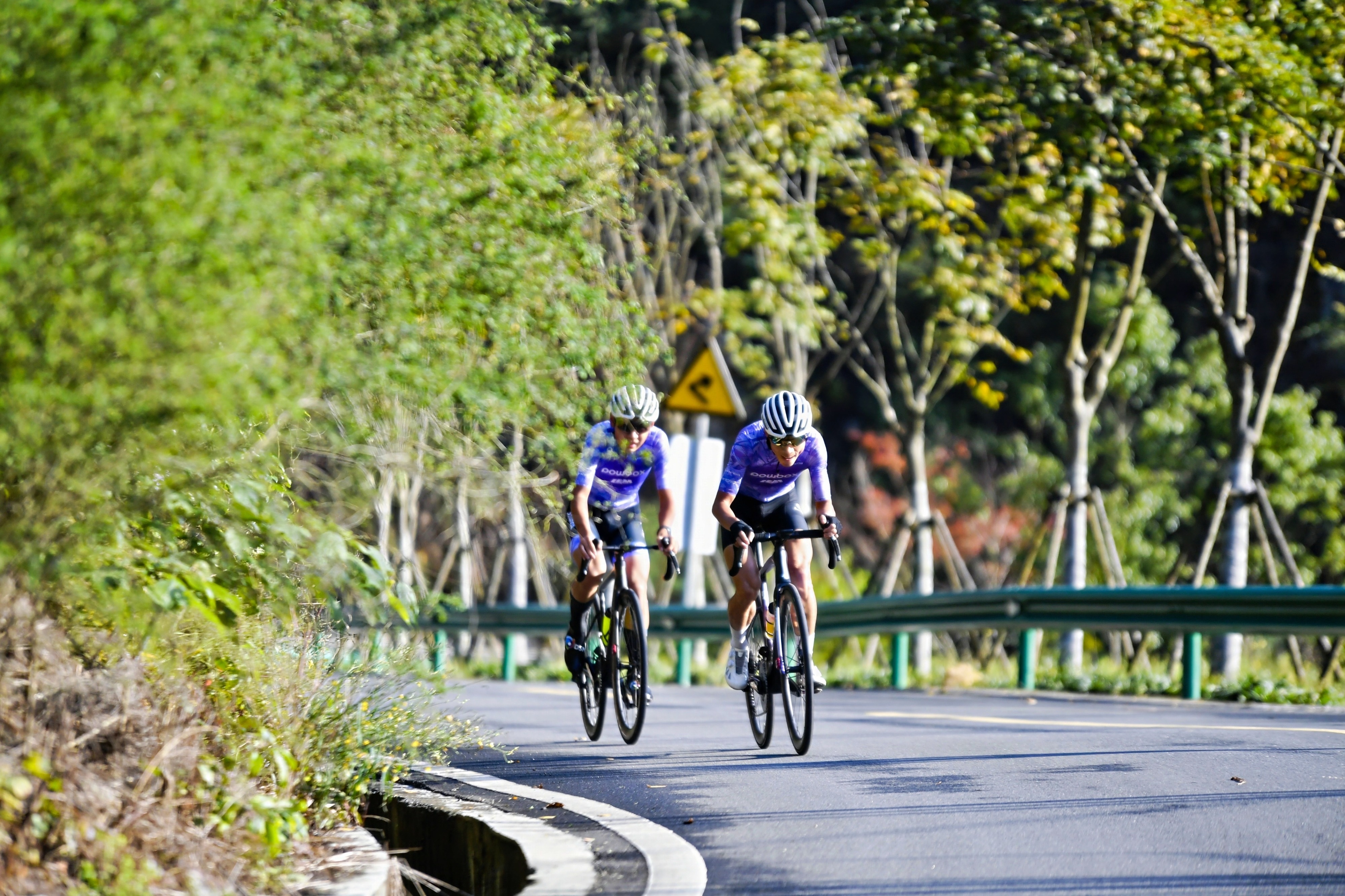 杭州桐庐:2024生仙里公路自行车赛火热开赛