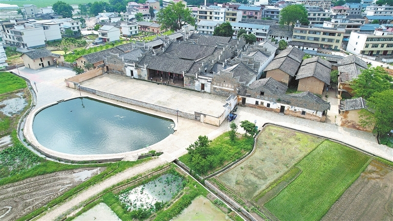 壬田鎮鳳崗村“九廳十八井”。