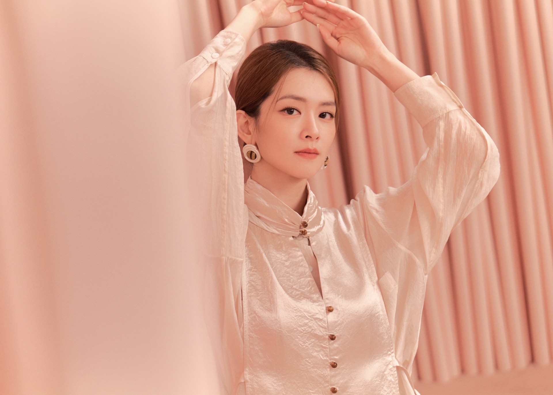 从陈昊宇看AUM「自在女性」面孔与品牌之路_凤凰网