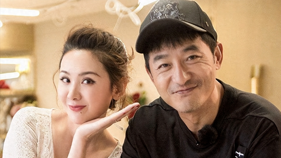 程莉莎发文，强烈要求郭晓东道歉，却遭火上浇油，导火索竟是闫妮封面图