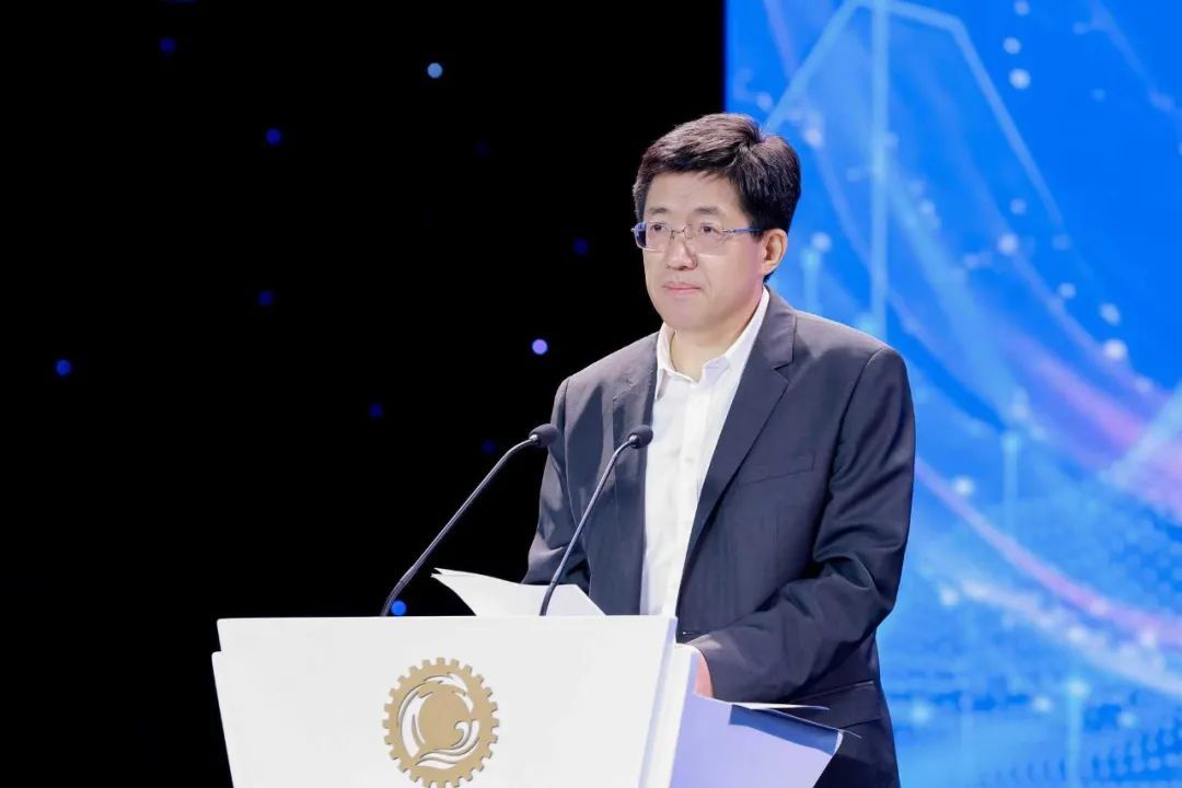 团中央书记处第一书记阿东致辞