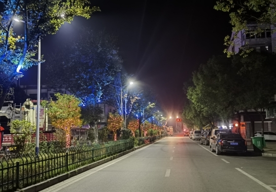 南昌县塘南镇:灯光点“靓”乡村夜色