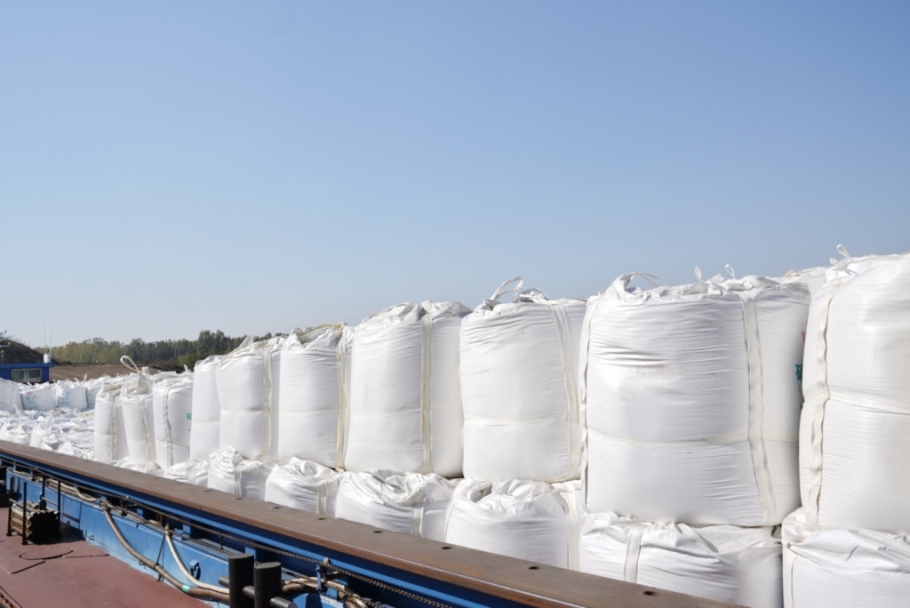 江北现代粮食物流园用科技赋能储粮。