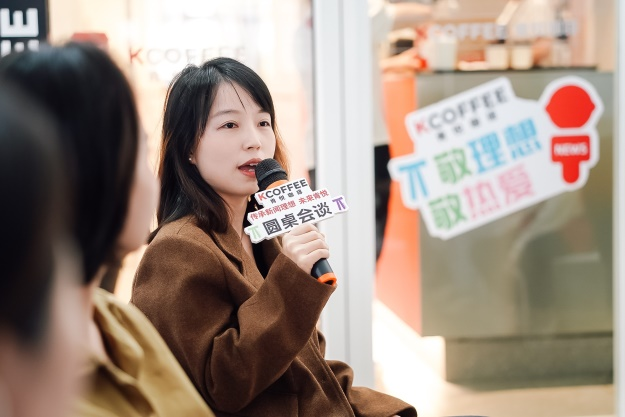 媒体老师回答小记者提问