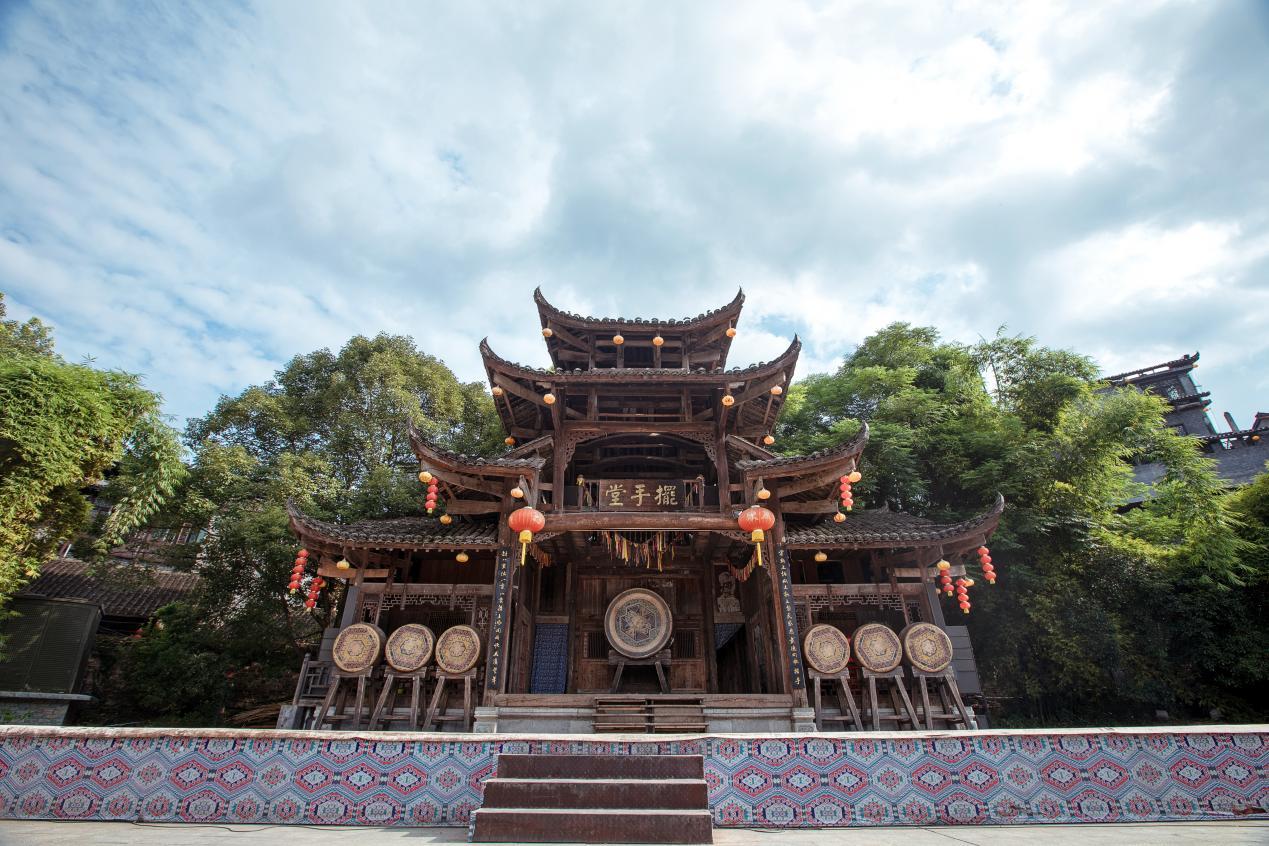 ▲芙蓉镇摆手堂