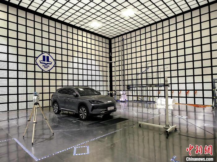 中国计量科学研究院消声室电波暗室。 左雨晴 摄