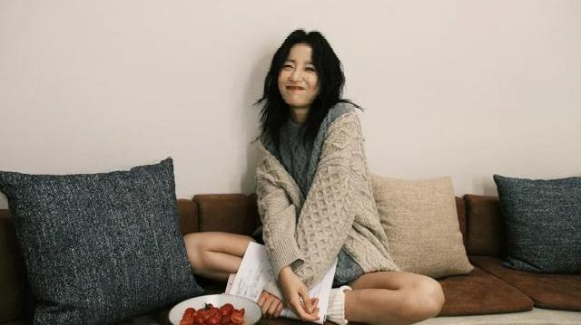 周雨彤，何必呢？封面图