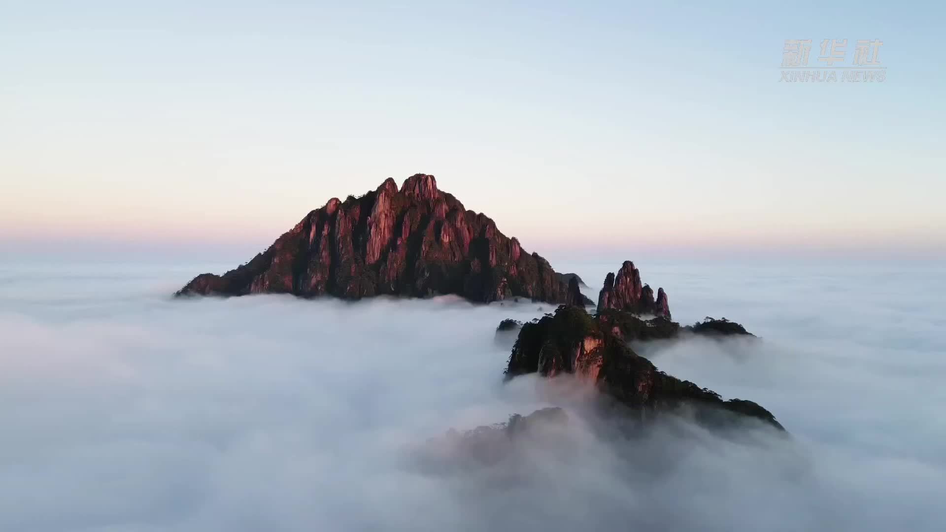 江西三清山：云海出奇峰