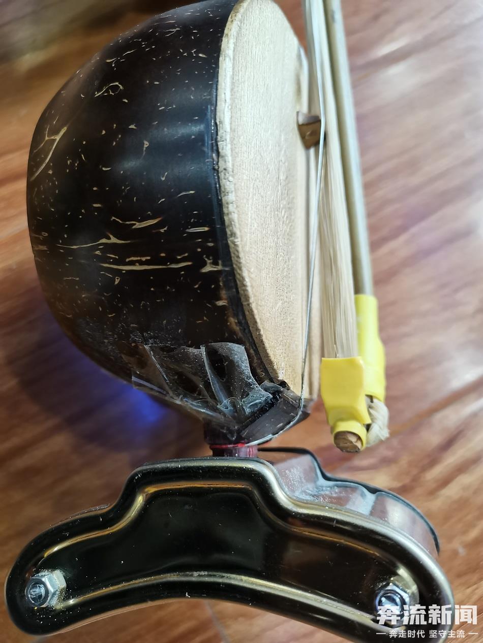 1岁现音乐天赋 农村视障男孩用破损乐器拉出全国大奖