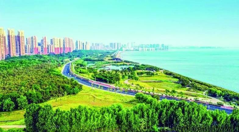 美丽的烟台八角湾。