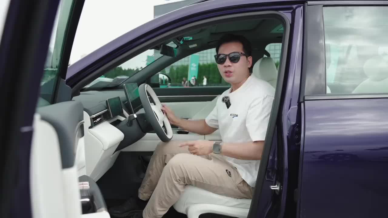 东风奕派eπ008：20万级别，给你这多豪华配置，就说值不值？