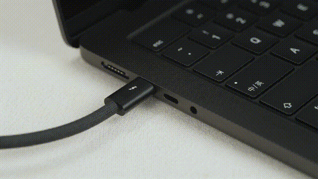 M4 MacBook Pro 评测：刀法全没了？入门就给16GB内存+全接口｜凰家评测