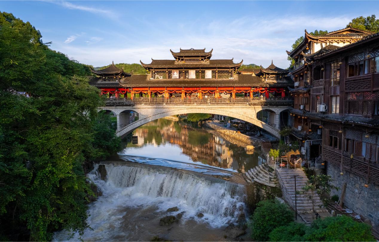 ▲芙蓉镇土王桥