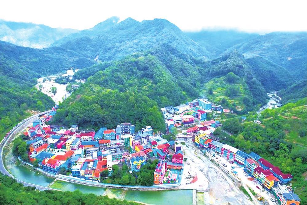 位于裕河国家级自然保护区中心区域的武都区裕河镇