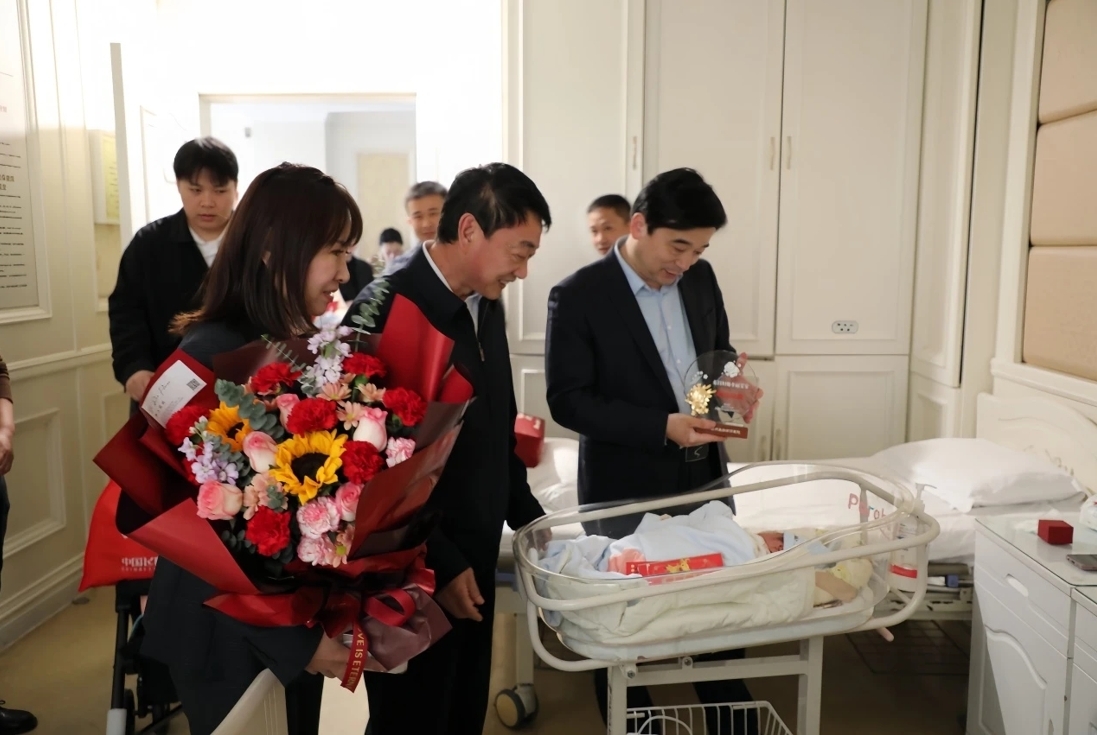 万千家庭的信赖！东昌府区妇幼保健院庆祝2024年第一万名宝宝诞生！