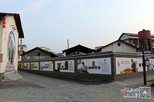 象湖里文化创意街区“饮水思源”3D彩绘墙、中国非物质文化遗产立体浮雕走廊