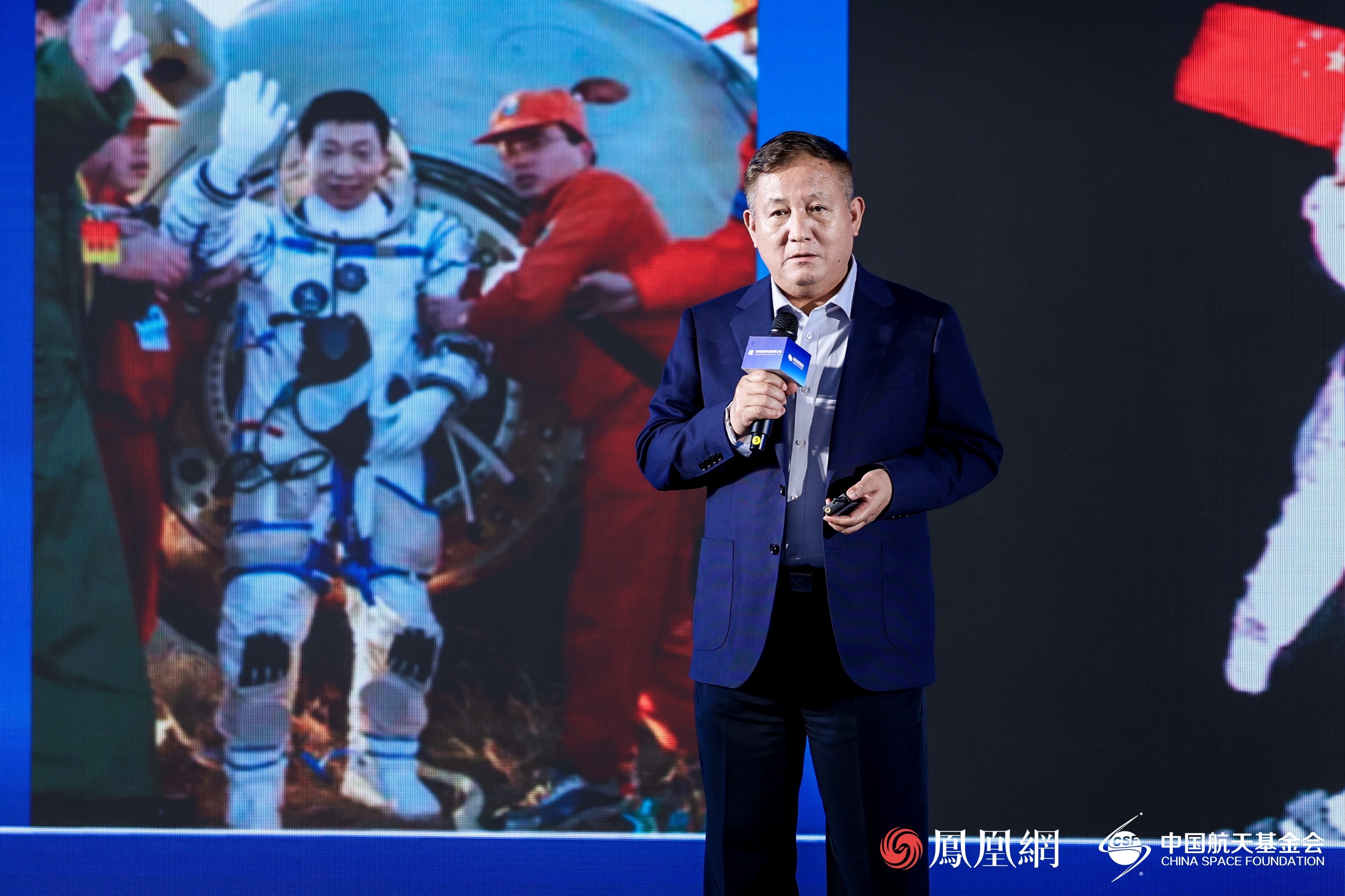 中国首批航天员潘占春：成为航天员最痛苦的事是学习