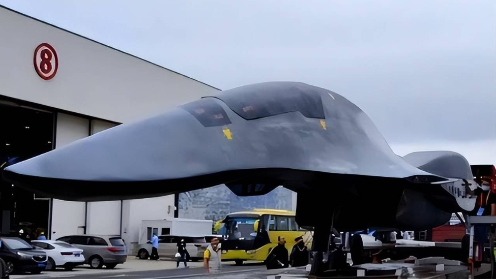 重磅！“白帝”乙型空天战机曝光 注意！机身设计大幅修改！