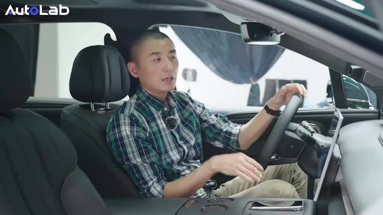 首拍昊铂HL：冰箱彩电大沙发一应俱全，给理想问界上强度了？