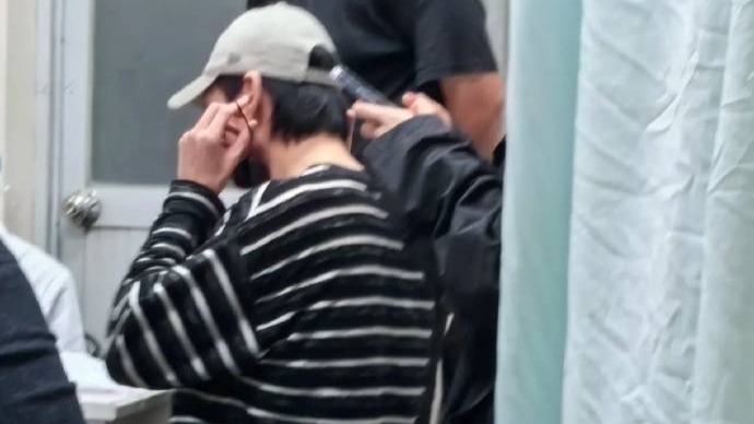 魏大勋看急诊被网友偶遇 后援会回应:拍动作戏脸部被划伤封面图