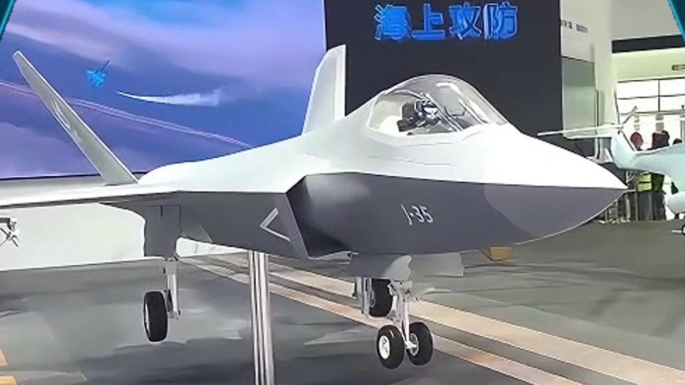 重磅！歼35舰载机曝光！稳坐C位的海上杀手锏