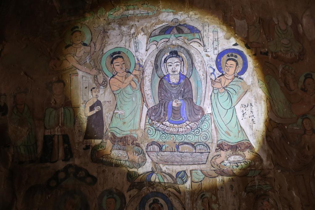 这是11月11日拍摄的炳灵寺石窟第169窟西秦壁画