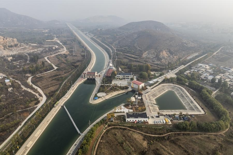 这是11月8日在保定市拍摄的西黑山节制闸工程（无人机照片）。新华社记者 伍志尊 摄