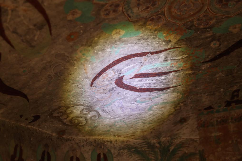 这是11月11日拍摄的炳灵寺石窟第11窟唐代飞天