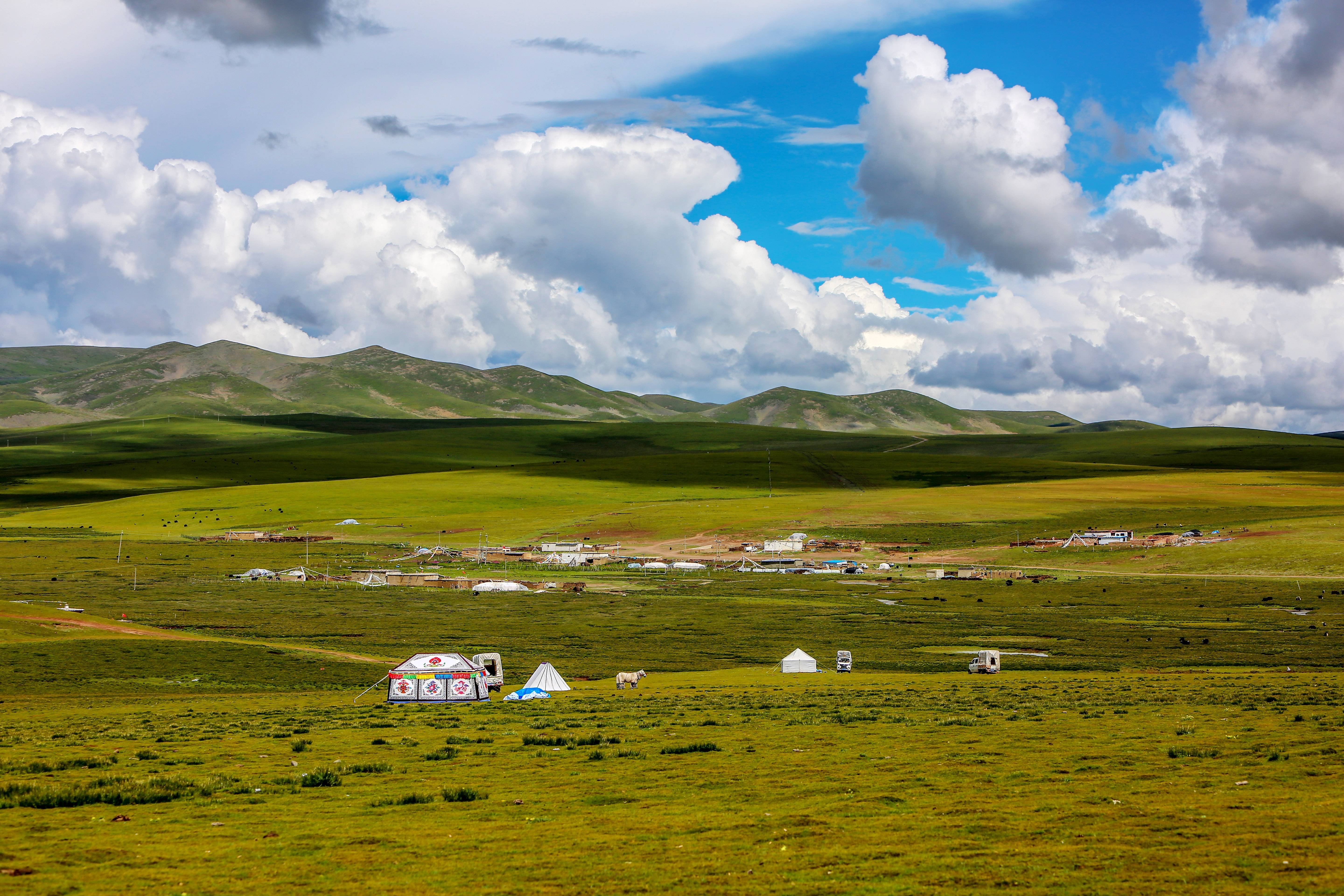 羌塘草原风景。 新华社记者 邵泽东 摄