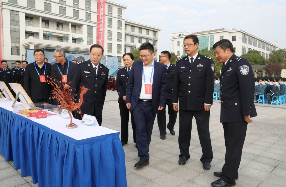 乘皖风·育新与共 安徽省监狱管理局和安徽大学徽学研究中心举行合作共建揭牌仪式