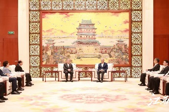 尹弘会见港澳地区全国政协委员“走进江西”视察团一行凤凰网江西_凤凰网