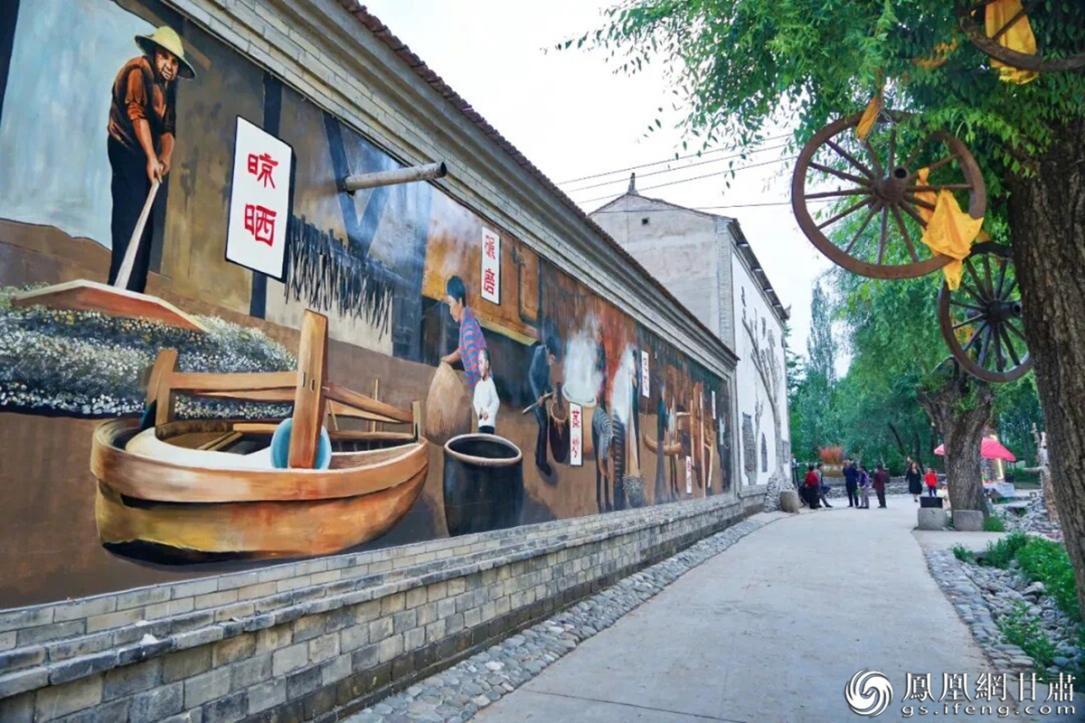 双联村以墙为布绘出乡村图景，回忆感拉满。临洮县委宣传部供图