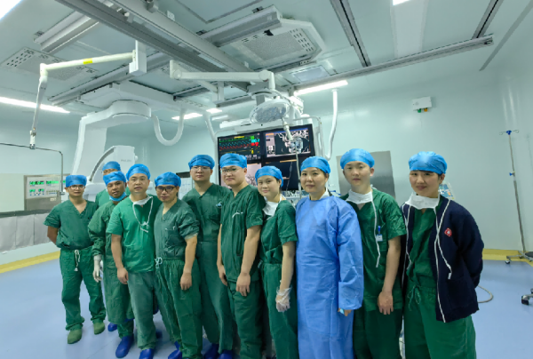 南昌大学二附院携手上饶市中心医院实施介入室颅内动脉瘤手术