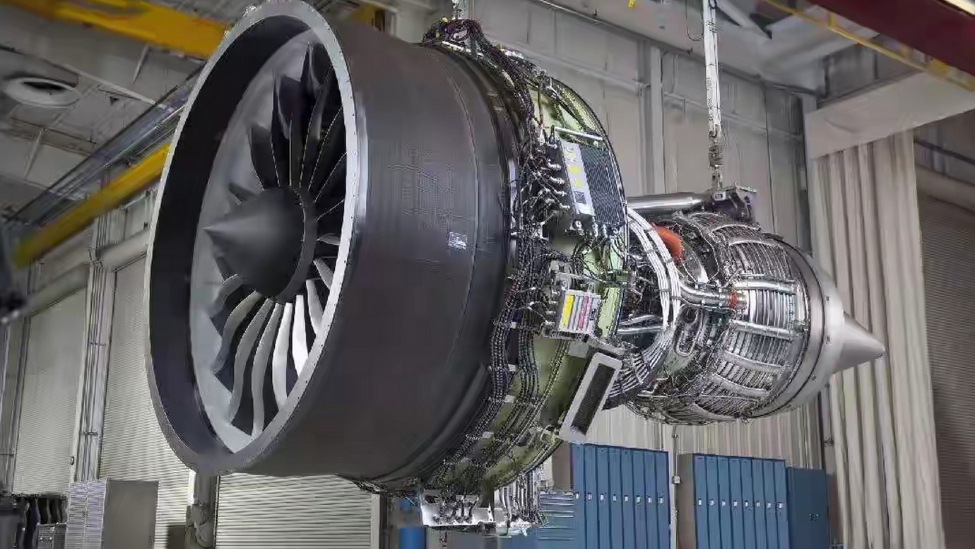 重磅！长江2000引擎亮相！国产巨型飞机的“中国心”