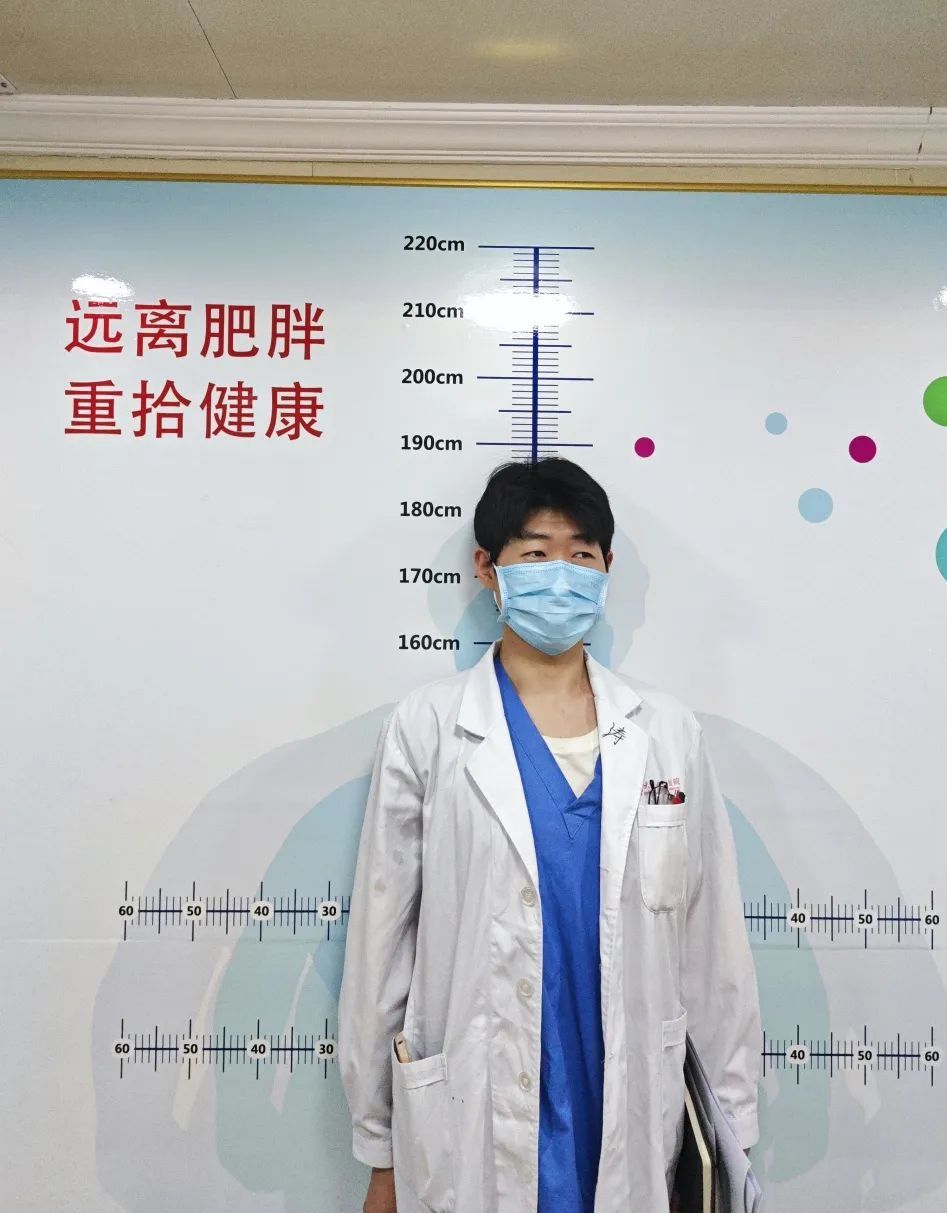 为患者写37本ICU日记的“笨小孩”　从专科逆袭研究生