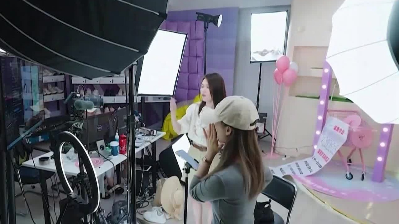 三四线城市消费崛起，电商博弈下沉市场，未来或加码布局