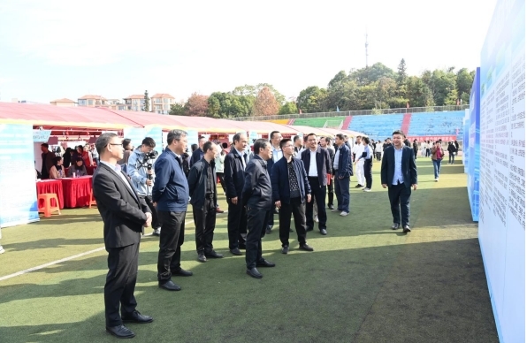 江西中医药大学举办江西省2025届高校毕业生医药类专场暨医药产业链毕业生就业招聘会