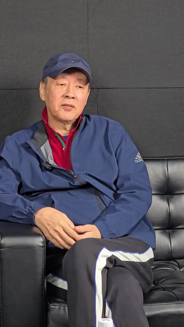 #侯天来：演员也是普通人，只不过是职务不一样罢了。#四味毒叔 #谭飞_凤凰网视频_凤凰网