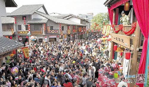 街区人流如织